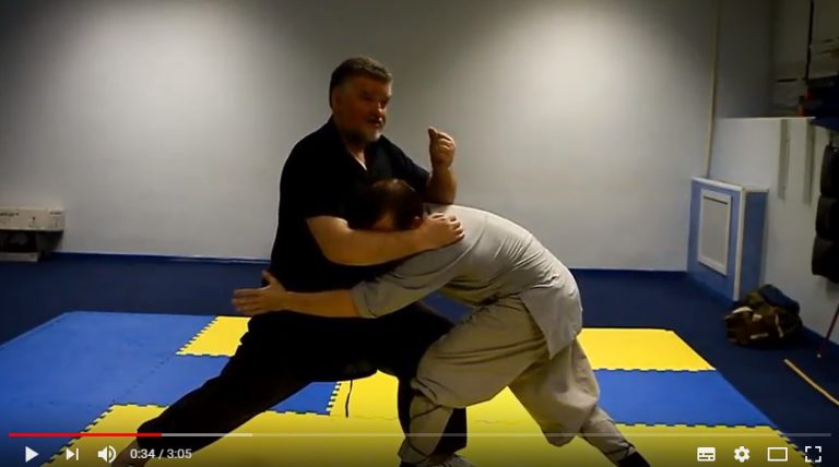Уход от захвата ног